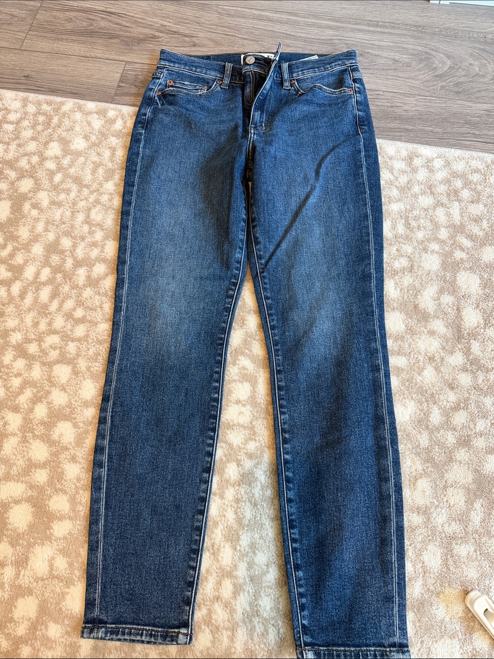 Women’s Straight-Leg Jeans in Dark Blue Denim